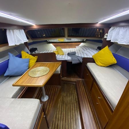 Laura Boat Hotel Sant Adria de Besos Ngoại thất bức ảnh