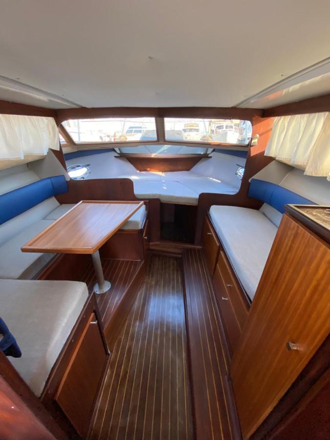 Laura Boat Hotel Sant Adria de Besos Ngoại thất bức ảnh